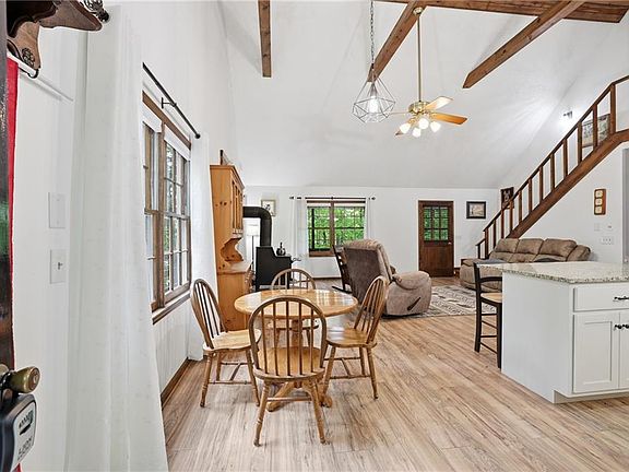 4th image of 15 Mississippi Ln