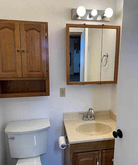 310 W Lupton St — Photo 5