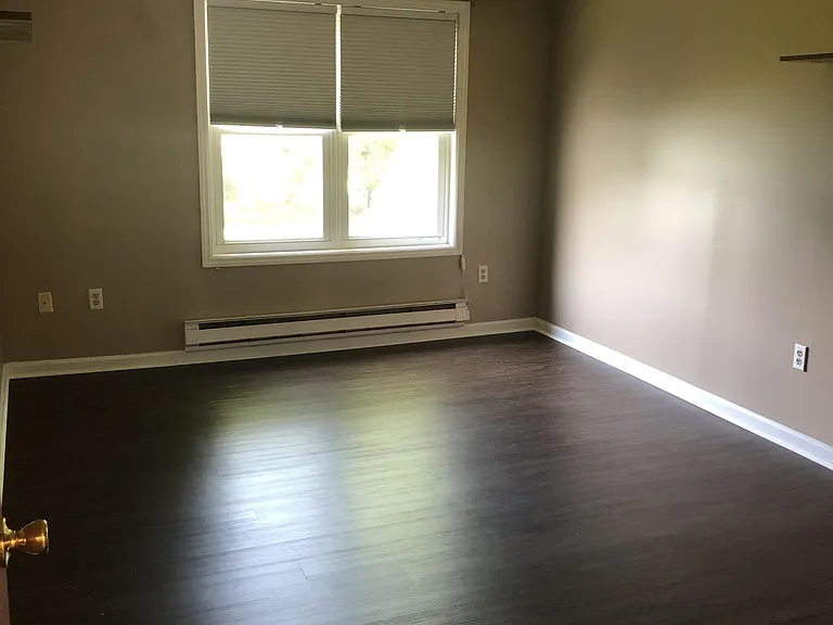 124 Pickwick Pl #1 — Photo 13