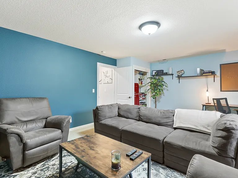 13212 NE 61st Cir — Photo 13