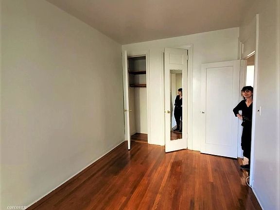 2nd image of 3028 34th St APT 4C