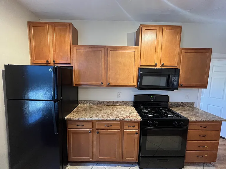 912 Portland St #3 — Photo 6