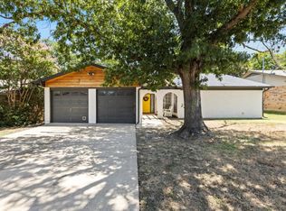 2703 Colleen Dr, Arlington, TX 76016