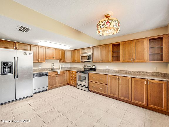 4th image of 5801 N Atlantic Ave APT 609