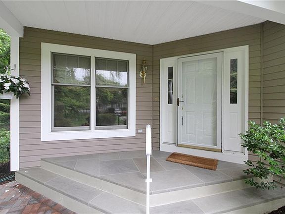 3rd image of 26 Club Pointe Dr