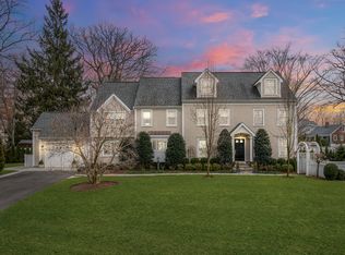39 Edgerton St, Darien, CT 06820