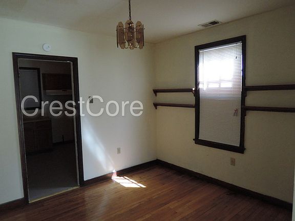 5th image of 3078 Spottswood Ave