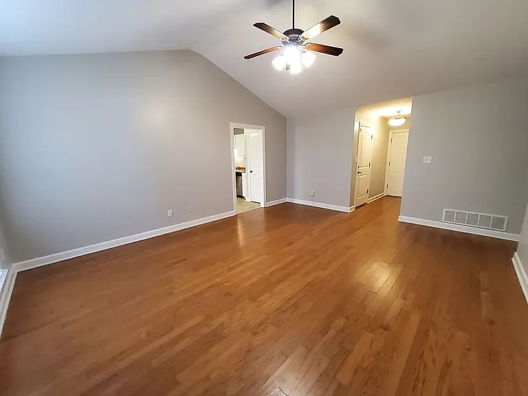 8898 Rasco Hills Cv — Photo 13
