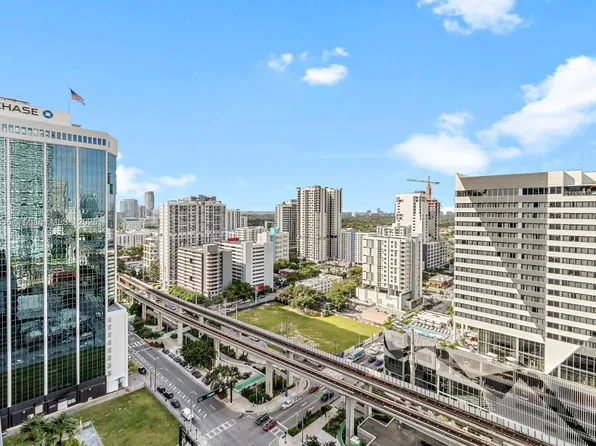 88 SW 7th St APT 1710, Miami, FL 33130