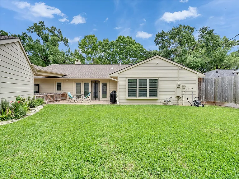 2811 Quincannon Ln — Photo 28