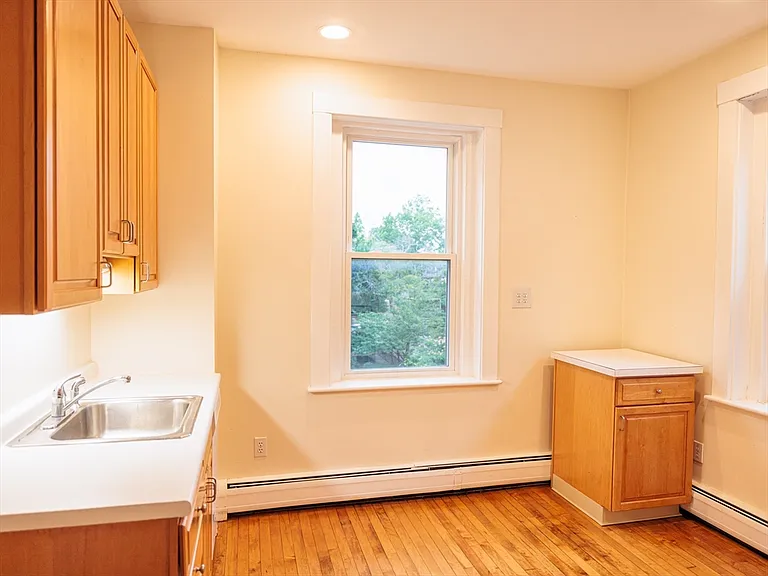 315 Harvard St #8 — Photo 21