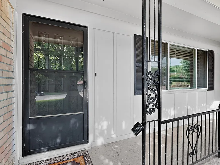 1016 Sproles Dr — Photo 8