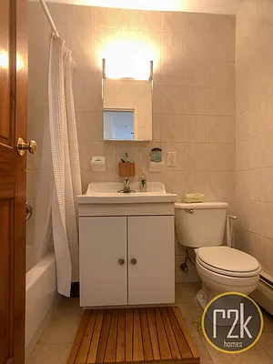 Rented by Realty 2000 Corp | media 9