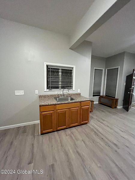 4th image of 9 Bayard Street