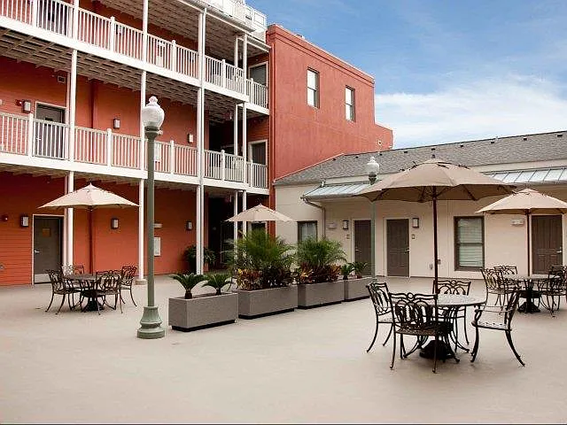 Aloysius Apartments — Photo 17
