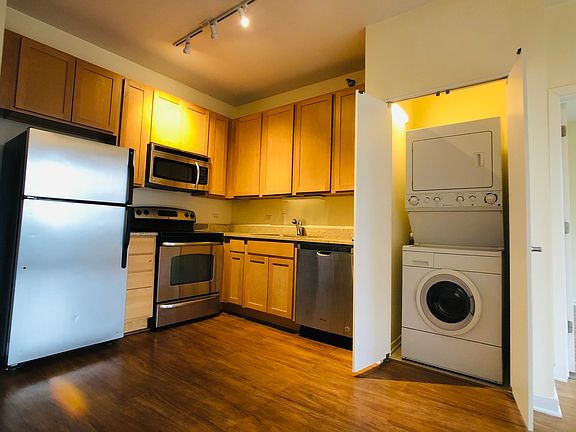 5th image of 1 E 8th St APT 506