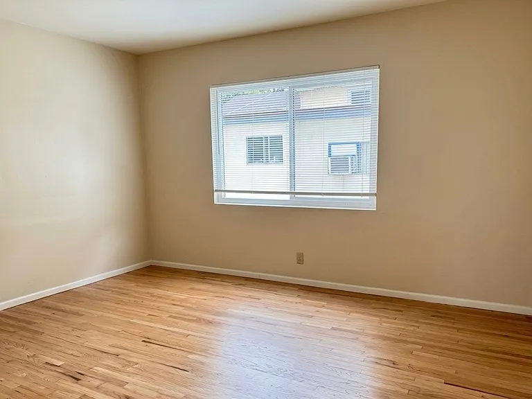 5960 Linden Avenue — Photo 6