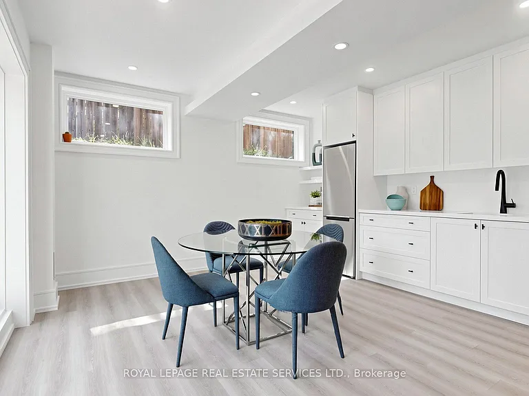 17 Romney Rd — Photo 31