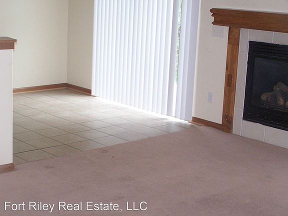 2nd image of 2526 Deerfield Blvd