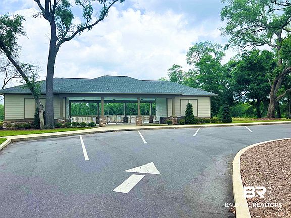 3rd image of 407 Preston Way