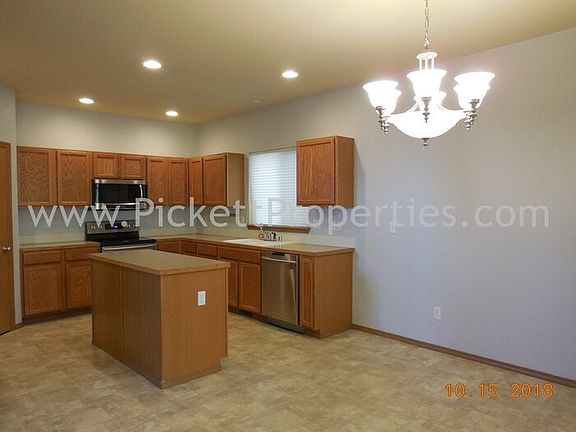 5th image of 3046 NE Yale Way