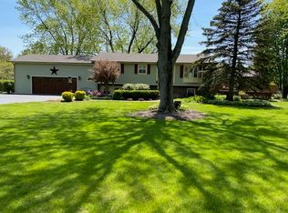 6 Cheyenne Ct, Oswego, IL 60543