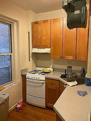 4th image of 421 W 24th St APT 2F