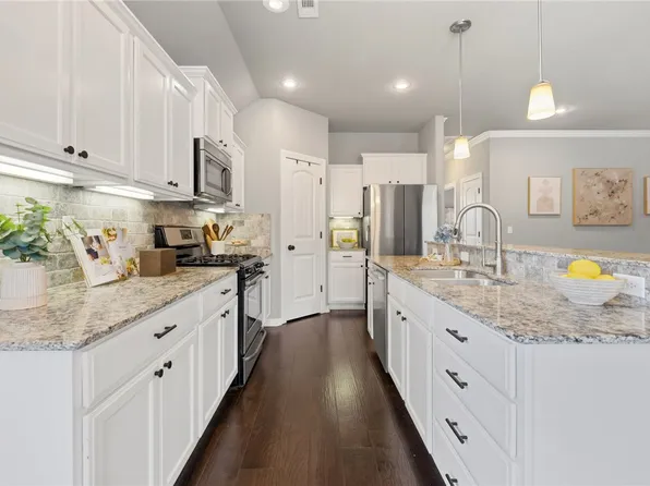 2864 W Featherock Way, Fayetteville, AR 72704