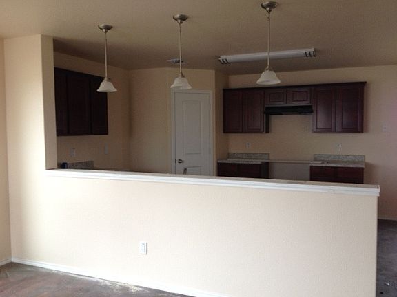 2nd image of 2118 Lincoln Ct