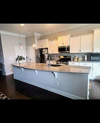 2nd image of 7040 Chrysanthemum Rd