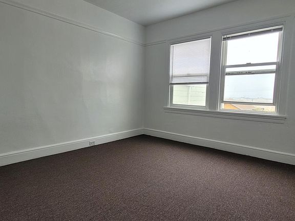 5th image of 52 Miriam St