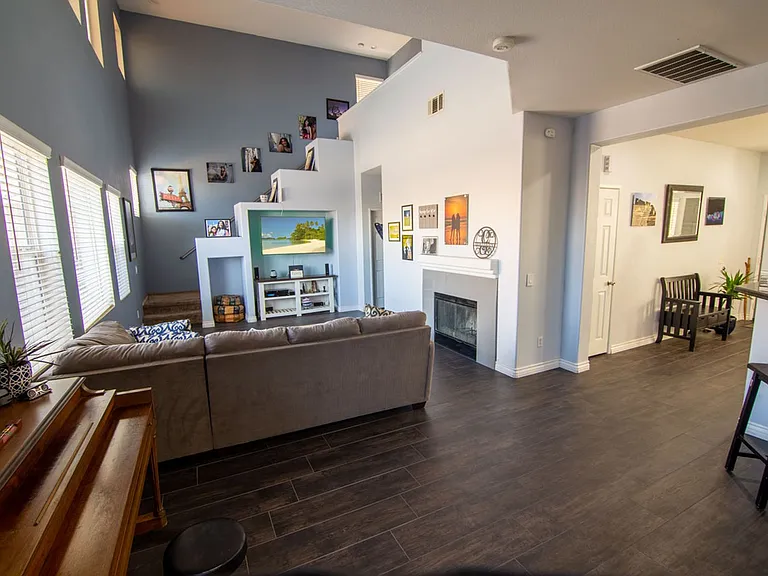 13411 Hawthorn Ave — Photo 11