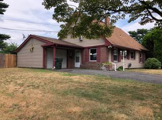 42 Surrey Ln, Willingboro, NJ 08046