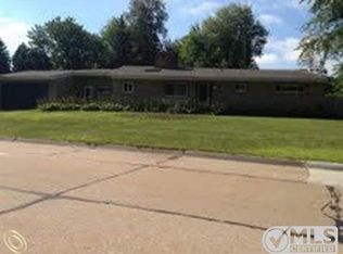 921 15th St, Marysville, MI