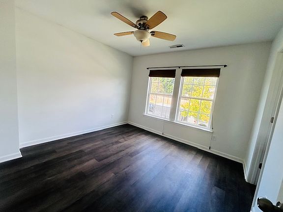 Large primary bedrooom