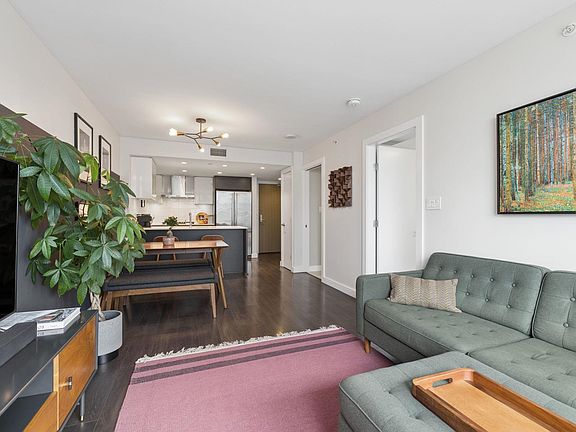 4th image of 1618 Quebec St #1106