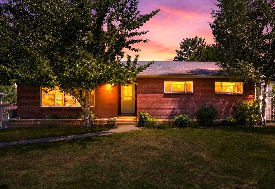1st image of 2111 E Wilmott Dr