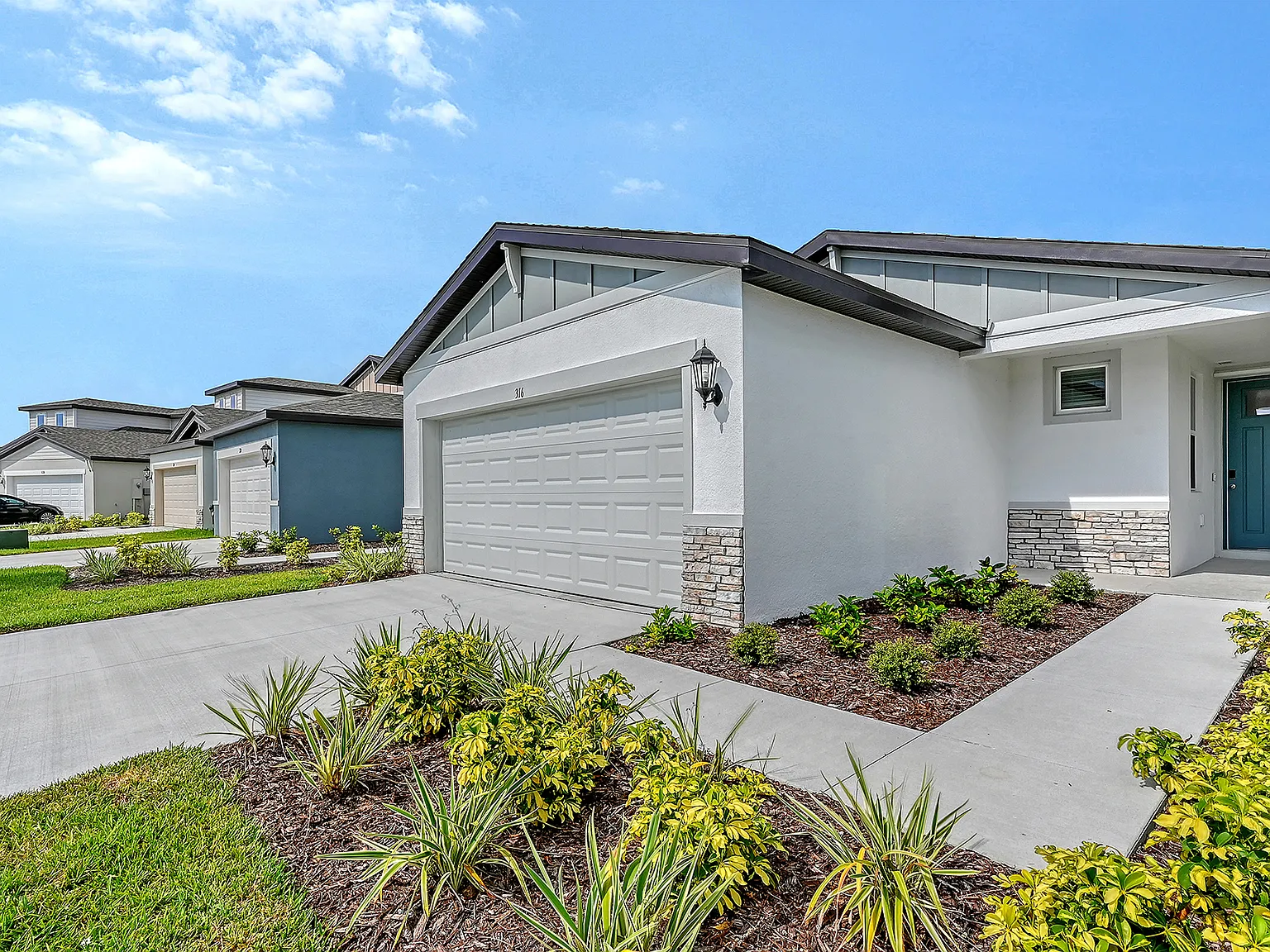 4 bed, 1607 sqft, $2,700 — Photo 3