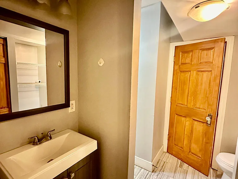 28 E Grand Ave #BB-0 — Photo 6