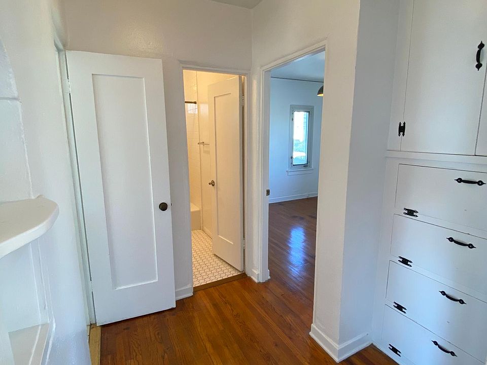 1st image of 142 Ivy St