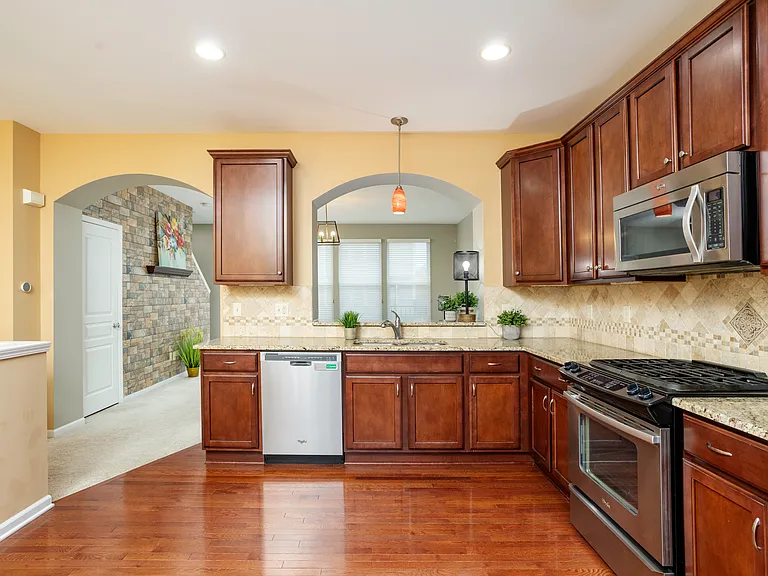 27844 Hopkins Dr — Photo 7