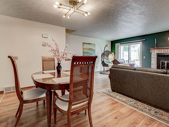5th image of 6524 Blossomwood Cir NE