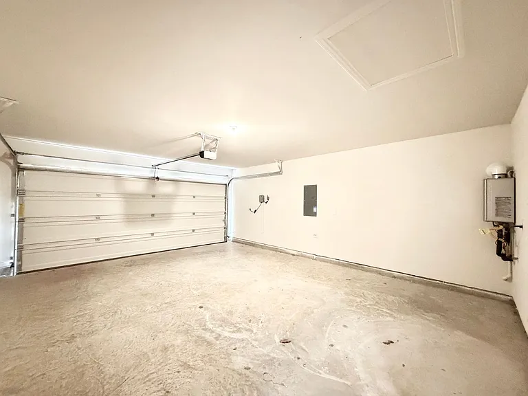 1116 Riverbrook Ln — Photo 16