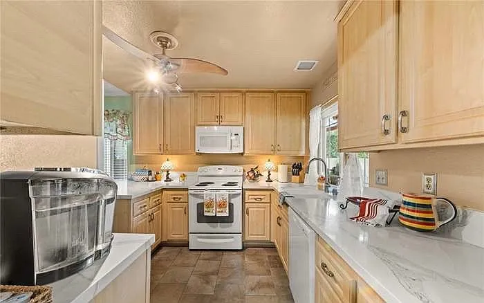10337 Bristol Dr — Photo 6
