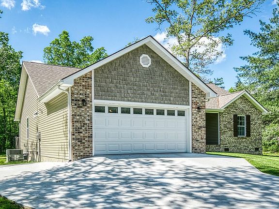2nd image of 48 Oakmont Way