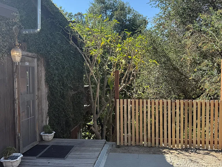 19475 Grand View Dr — Photo 19