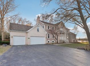 27625 W Kazimour Dr, Lake Barrington, IL 60010