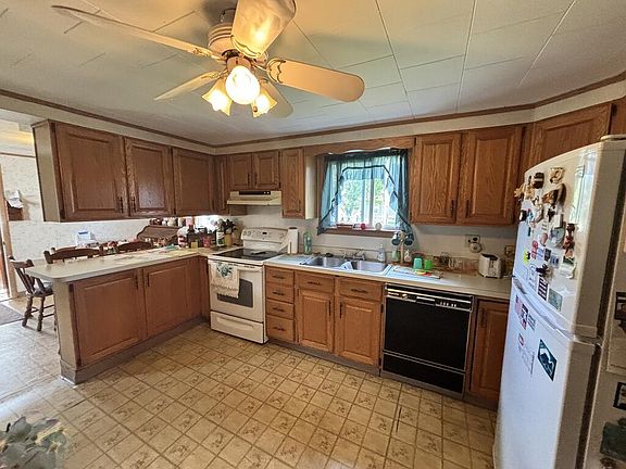 4th image of 124 Four Seasons Rd