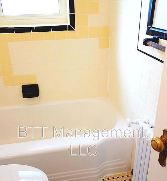 8210 Greenwood Ave #1 — Photo 27