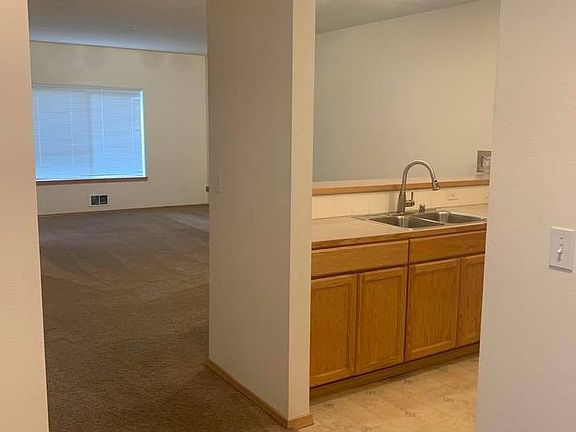 2nd image of 1521 NE 148th St #103